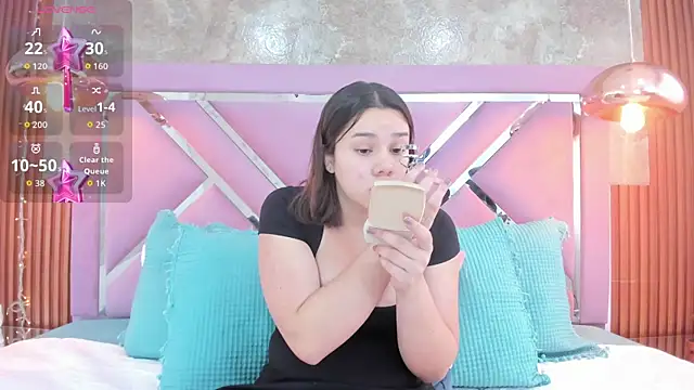 EmmaSulivan online show from 5, 12, 2025