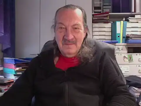 HMStraps01 online show from 10, 12, 2024
