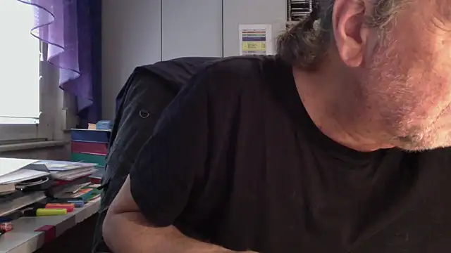 HMStraps01 online show from 13, 3, 2025