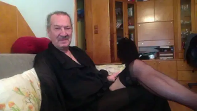 HMStraps01 online show from 12, 1, 2026