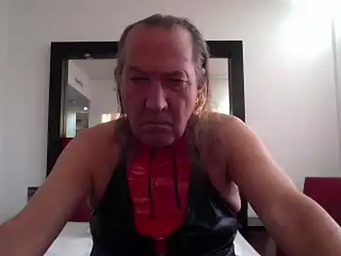 HMStraps01 online show from 26, 9, 2025