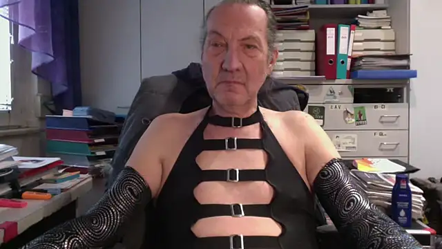 HMStraps01 online show from 27, 2, 2025