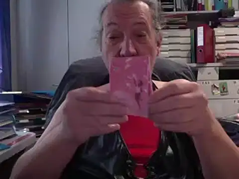 HMStraps01 online show from 29, 9, 2025