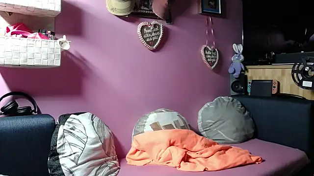 sexymelli18 online show from 21, 4, 2026