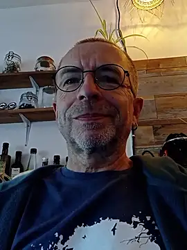 Snapshot of Xavspank2 chatting on 8, 10, 2025 Xavspank2 online show from 8, 10, 2025