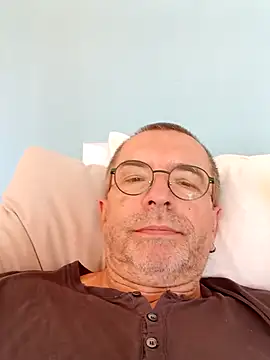 Snapshot of Xavspank2 chatting on 29, 9, 2025 Xavspank2 online show from 29, 9, 2025