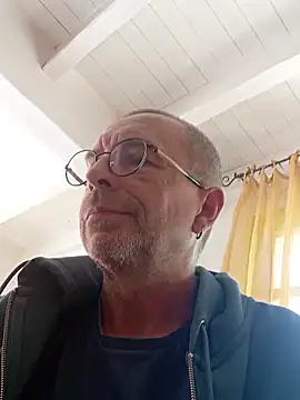 Snapshot of Xavspank2 chatting on 9, 10, 2025 Xavspank2 online show from 9, 10, 2025