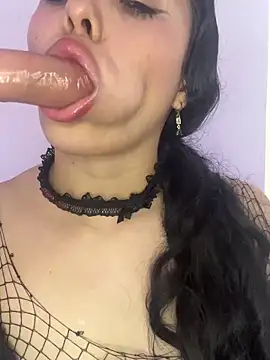 Emma Winslow online show from 5, 3, 2025