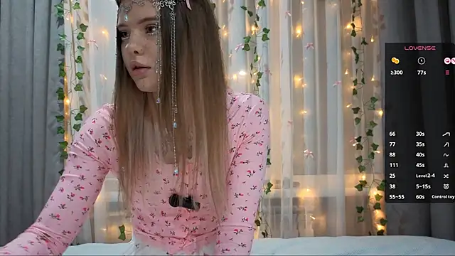 CarolinePepper online show from 12, 1, 2026