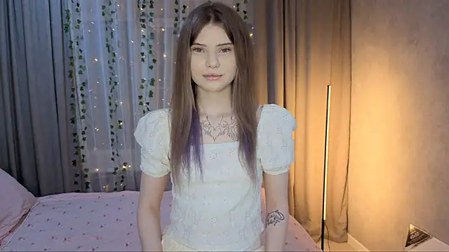 CarolinePepper online show from 15, 4, 2026