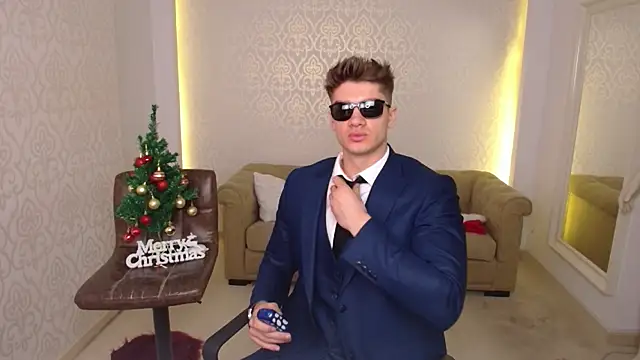 MaxKaiden online show from 20, 12, 2025