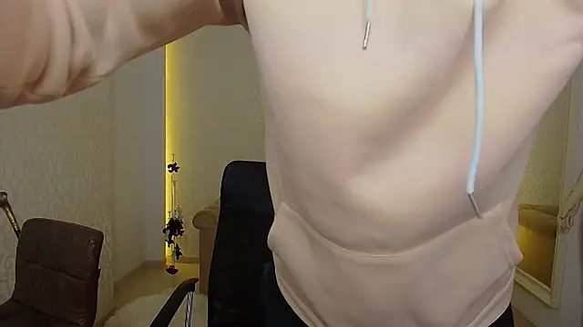 MaxKaiden online show from 17, 11, 2025