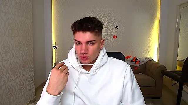 MaxKaiden online show from 23, 10, 2025