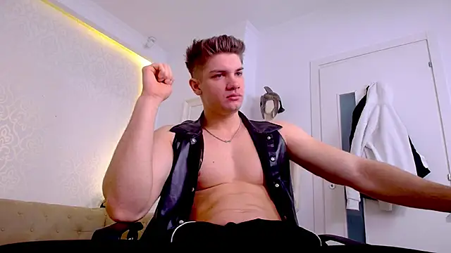 MaxKaiden online show from 11, 4, 2026