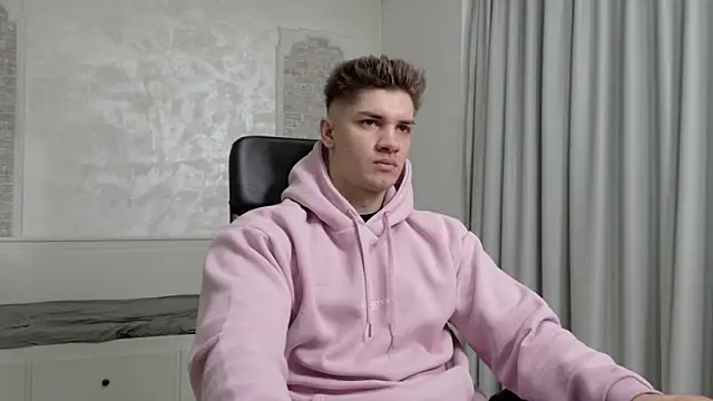 MaxKaiden online show from 3, 4, 2026