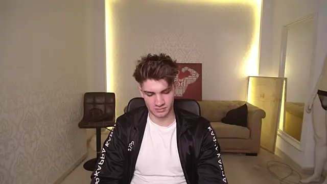 MaxKaiden online show from 4, 3, 2025