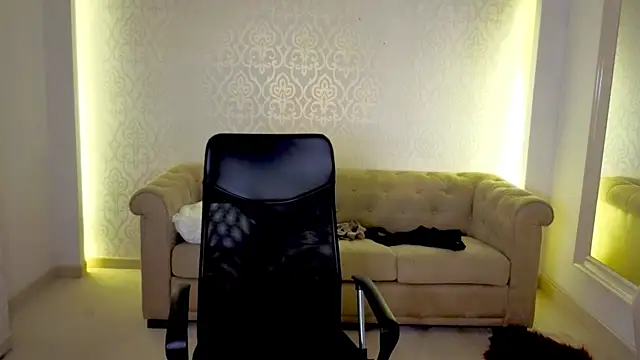 MaxKaiden online show from 5, 6, 2026