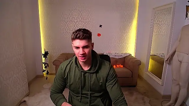 MaxKaiden online show from 19, 10, 2025