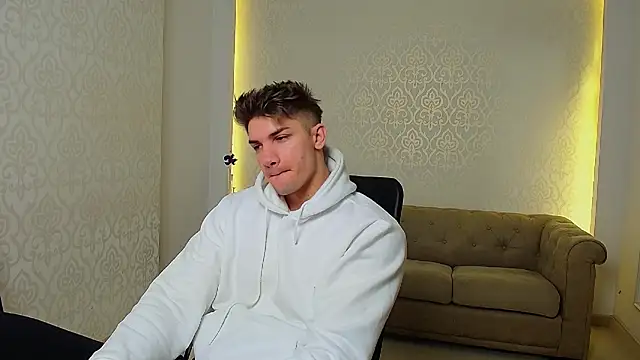 MaxKaiden online show from 23, 11, 2025