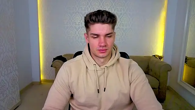 MaxKaiden online show from 21, 4, 2026