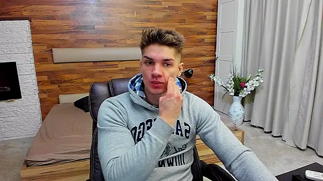 MaxKaiden online show from 16, 3, 2026