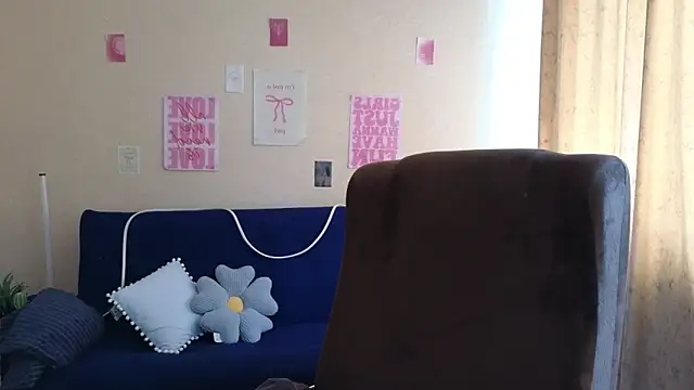 Snapshot of Sandra_Snowflake chatting on 8, 5, 2026 Sandra Snowflake online show from 8, 5, 2026
