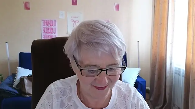 Snapshot of Sandra_Snowflake chatting on 19, 5, 2026 Sandra Snowflake online show from 19, 5, 2026