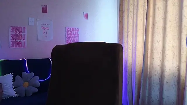 Snapshot of Sandra_Snowflake chatting on 12, 5, 2026 Sandra Snowflake online show from 12, 5, 2026