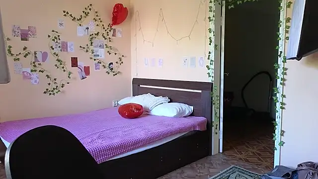 Snapshot of Sandra_Snowflake chatting on 8, 6, 2026 Sandra Snowflake online show from 8, 6, 2026