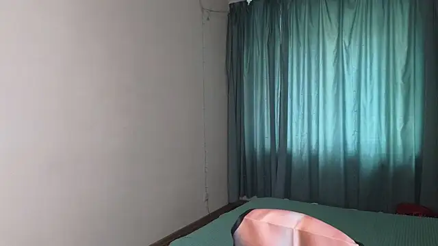 Sandra Snowflake online show from 10, 10, 2025