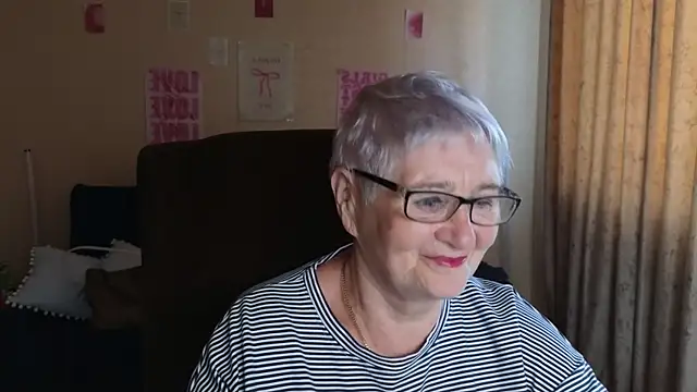 Snapshot of Sandra_Snowflake chatting on 27, 5, 2026 Sandra Snowflake online show from 27, 5, 2026