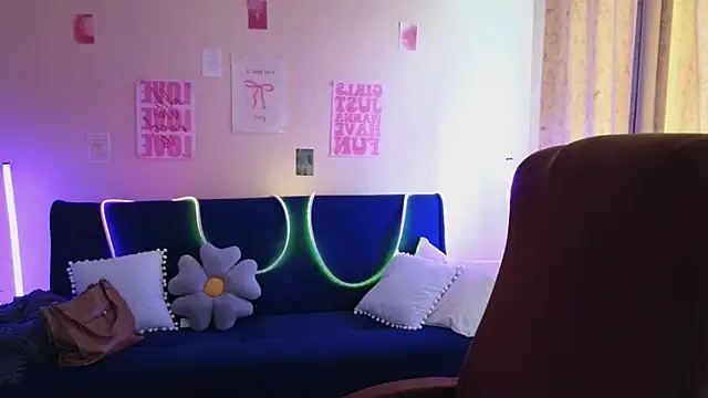 Snapshot of Sandra_Snowflake chatting on 11, 5, 2026 Sandra Snowflake online show from 11, 5, 2026