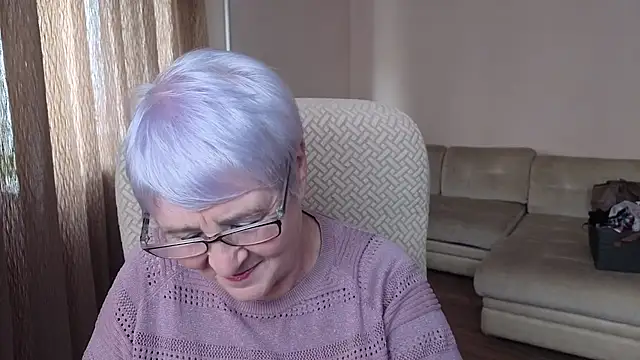 Sandra Snowflake online show from 7, 10, 2025