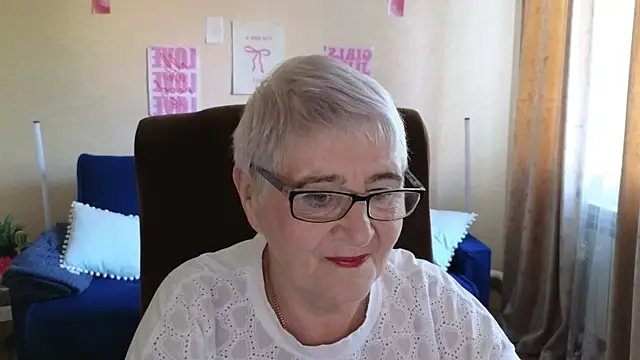 Snapshot of Sandra_Snowflake chatting on 20, 5, 2026 Sandra Snowflake online show from 20, 5, 2026