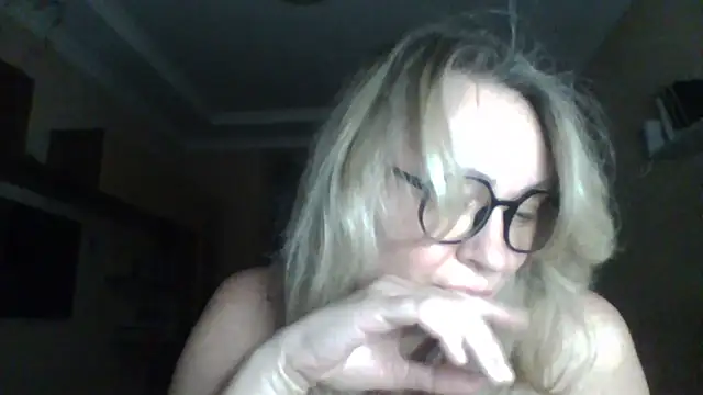 Snapshot of Mary888x chatting on 21, 12, 2025 Mary888x online show from 21, 12, 2025