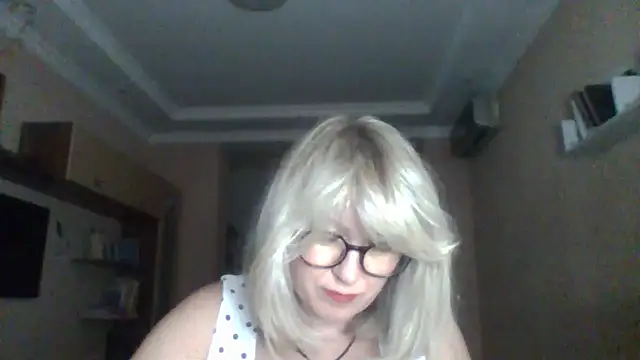 Snapshot of Mary888x chatting on 14, 9, 2025 Mary888x online show from 14, 9, 2025