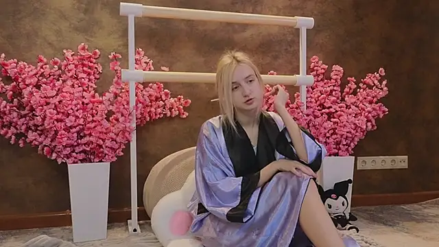 aishiro online show from 18, 3, 2025