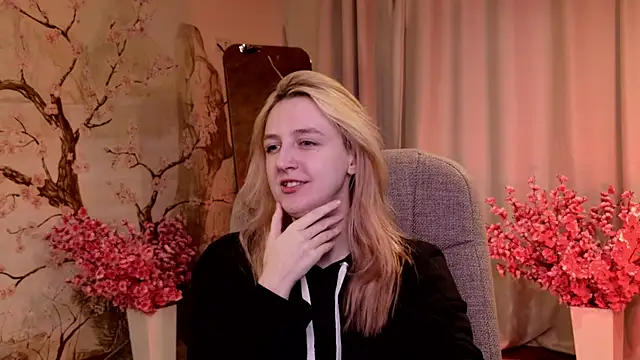 aishiro online show from 24, 11, 2025