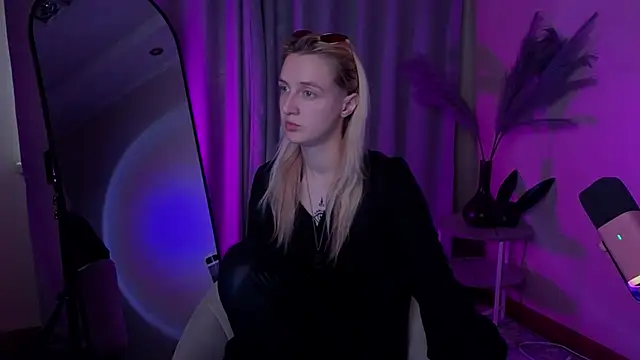 aishiro online show from 16, 9, 2025