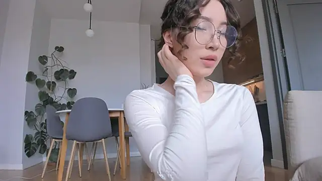Snapshot of mey_baee chatting on 26, 5, 2026 mey baee online show from 26, 5, 2026