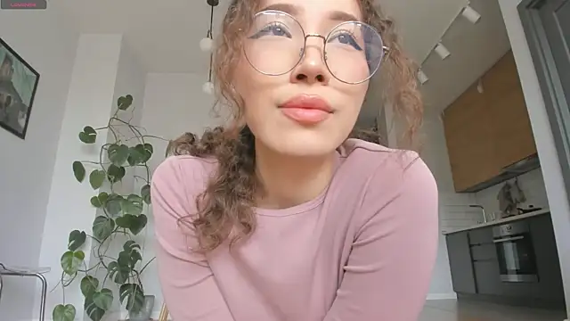 Snapshot of mey_baee chatting on 5, 11, 2025 mey baee online show from 5, 11, 2025