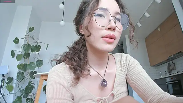 Snapshot of mey_baee chatting on 25, 10, 2025 mey baee online show from 25, 10, 2025