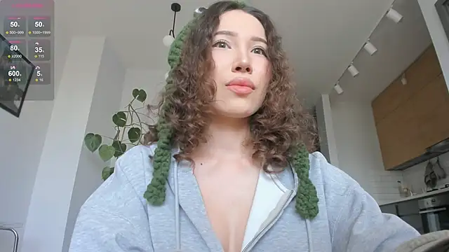 Snapshot of mey_baee chatting on 22, 11, 2025 mey baee online show from 22, 11, 2025