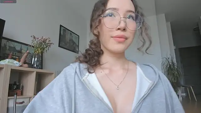 Snapshot of mey_baee chatting on 15, 11, 2025 mey baee online show from 15, 11, 2025