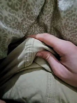 Snapshot of skiciyunis chatting on 2, 12, 2025 skiciyunis online show from 2, 12, 2025