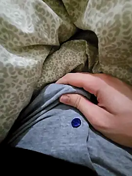 Snapshot of skiciyunis chatting on 14, 10, 2025 skiciyunis online show from 14, 10, 2025