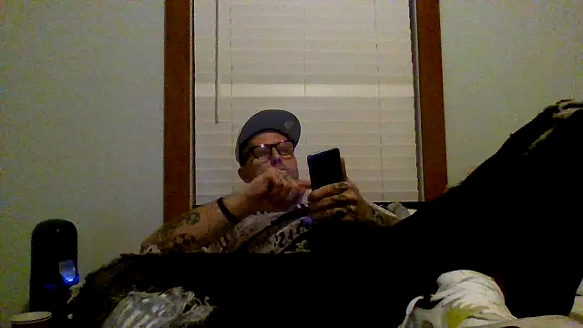 Snapshot of mickeyg420 chatting on 23, 3, 2025 mickeyg420 online show from 23, 3, 2025