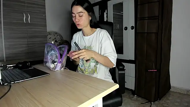 Snapshot of MollyCraft chatting on 29, 10, 2025 MollyCraft online show from 29, 10, 2025