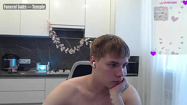 Snapshot of yourlildemon chatting on 17, 6, 2026 yourlildemon online show from 17, 6, 2026