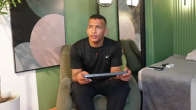 Rafa2004Cruz online show from 18, 12, 2025